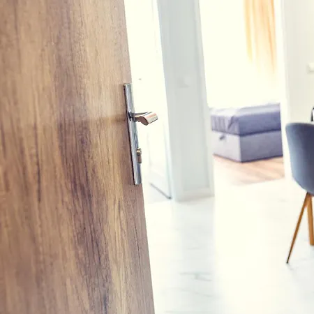 Apartmán Z Dwoma Sypialniami Parking Cicha 12 *
